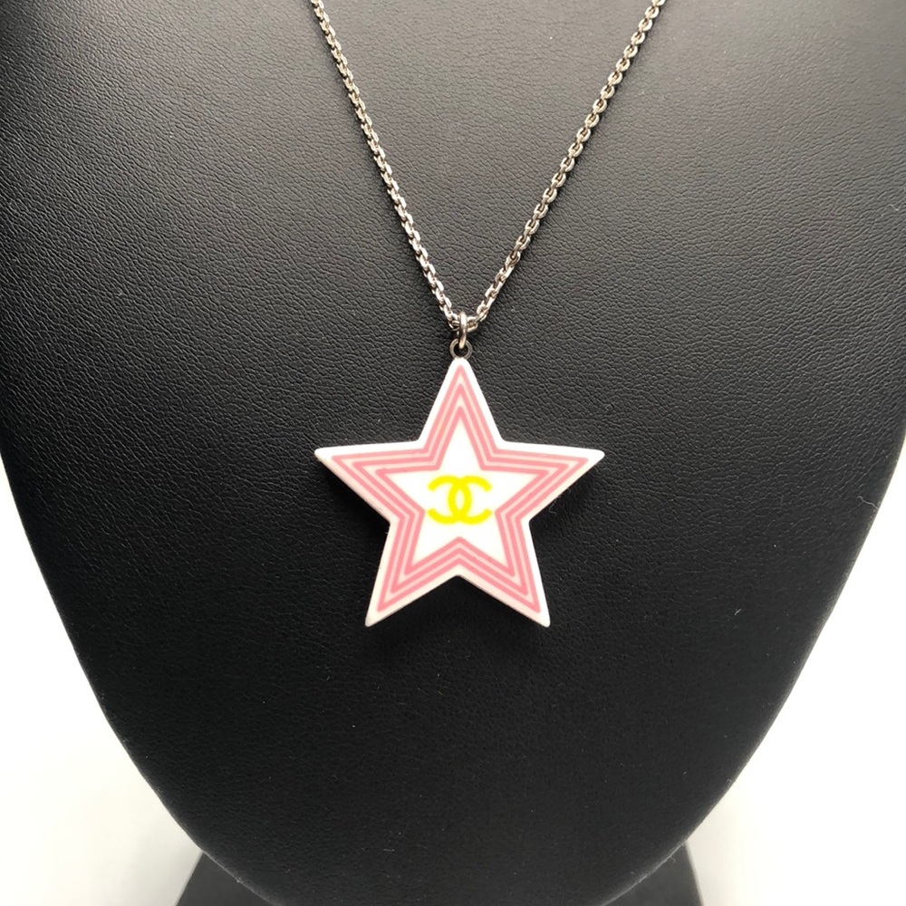 Authentic Vintage Chanel Star Pendant Necklace - Picture 3 of 5